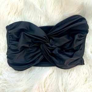 🍓6/$15🍓 Black Twist Front Tube Top